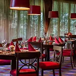 Cornelia Diamond Golf & 5*