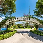 Cornelia Diamond Golf & Белек
