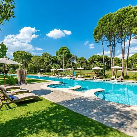 Cornelia Diamond Golf & Semesteranläggning (resort)