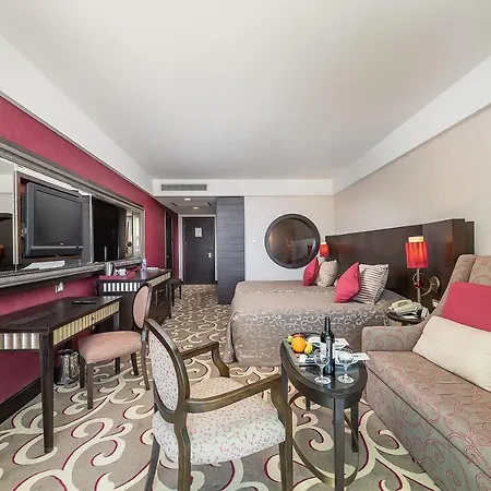 Cornelia Diamond Golf & 5*