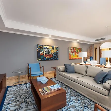 Cornelia Diamond Golf & 5*