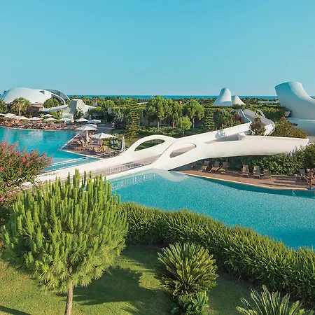 Cornelia Diamond Golf & Semesteranläggning (resort)