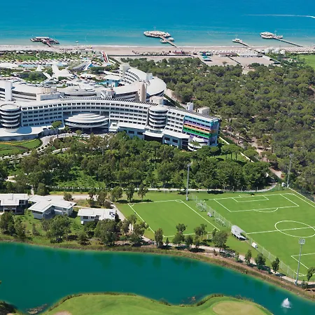 Üdülőközpont Cornelia Diamond Golf & 5*