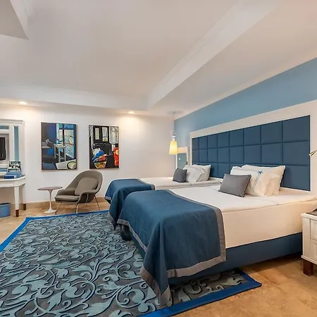 Cornelia Diamond Golf & 5*
