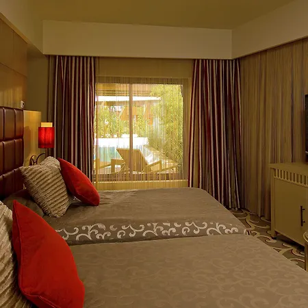 Cornelia Diamond Golf & 5*