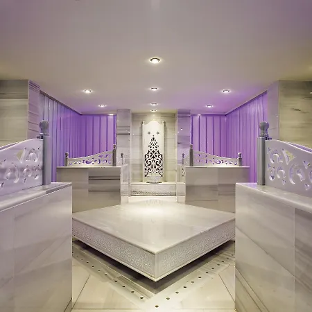 Üdülőközpont Cornelia Diamond Golf &