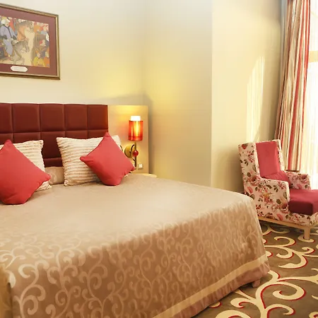 Cornelia Diamond Golf & 5*