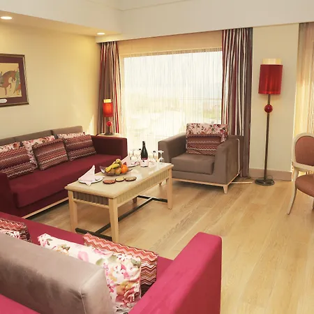 Cornelia Diamond Golf & 5*