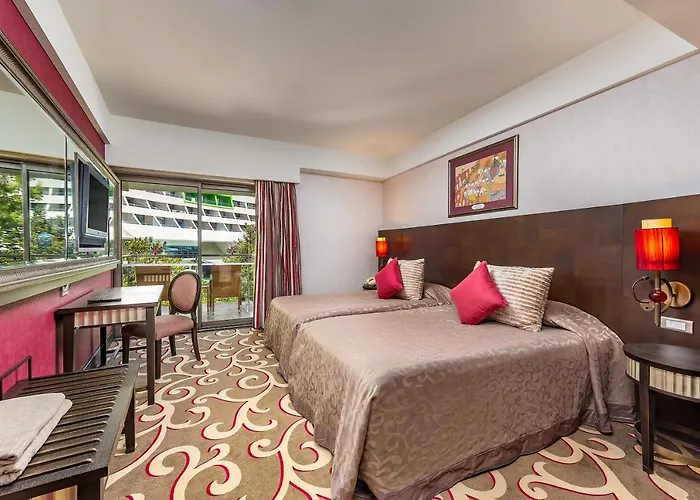 Cornelia Diamond Golf & 5*