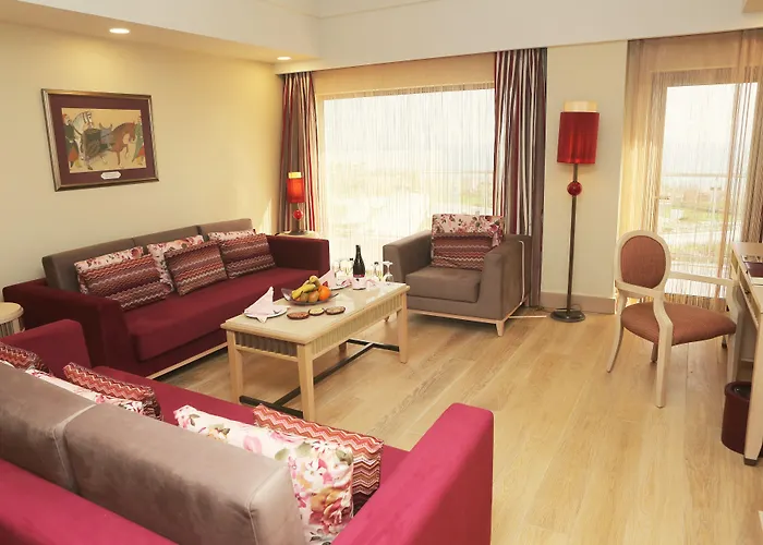 Cornelia Diamond Golf & 5*