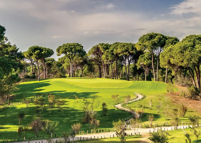 Cornelia Diamond Golf & Μπέλεκ