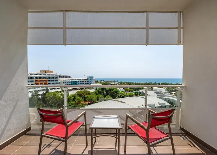 Cornelia Diamond Golf & Μπέλεκ
